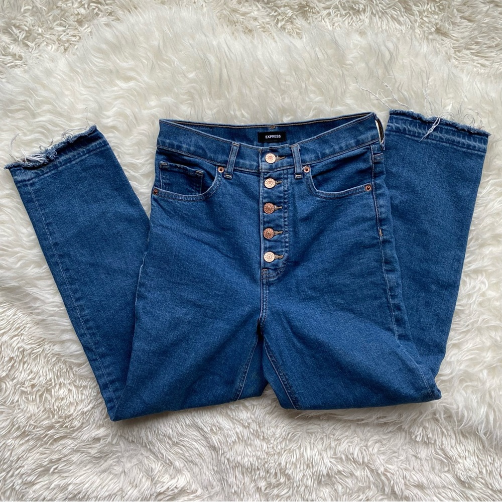 Express Super High Rise Mom Jean, size 2